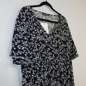BloomChic Black Floral Dress Size 30 NWT